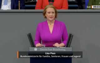 Lisa Paus redet im Bundestag
