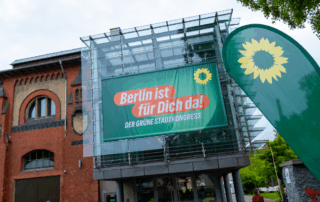 Transparent des Grünen Stadtkongresses. Titel: Berlin ist für dich da!