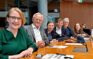 Foto aus dem Ausschuss Arbeit und Soziales (v.l. Lisa Paus, Armin Grau, Corinna Rüffer, Timon Dzienus, Sylvia Rietenberg, Ricarda Lang)